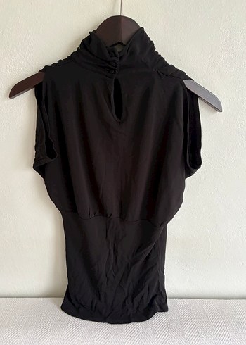 Park Bravo Siyah Drapeli Yüksek Yakalı Kolsuz Bluz - Görsel 2