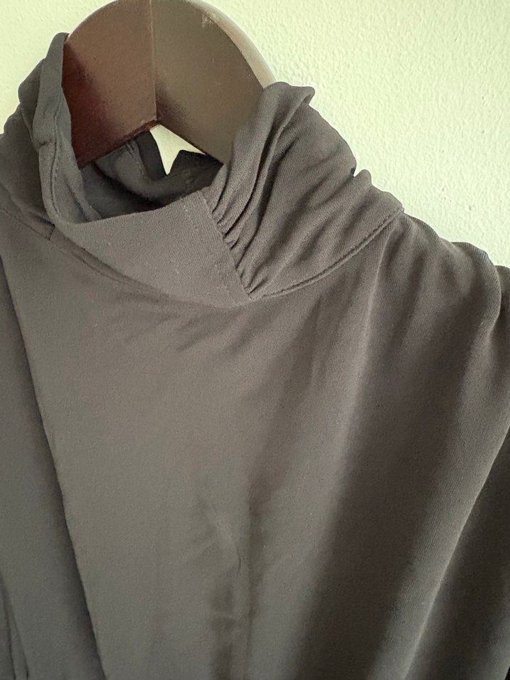 Park Bravo Siyah Drapeli Yüksek Yakalı Kolsuz Bluz - Görsel 3