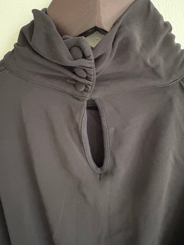 Park Bravo Siyah Drapeli Yüksek Yakalı Kolsuz Bluz - Görsel 4