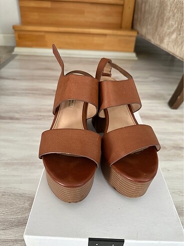 Pull and bear topuklu ayakkabi