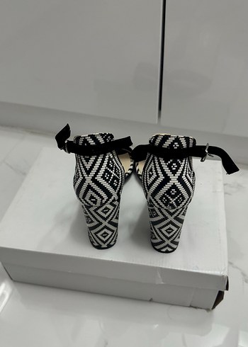 Siyah Yılan Desenli Bağcıklı Kadın Topuklu Ayakkabı - Görsel 3