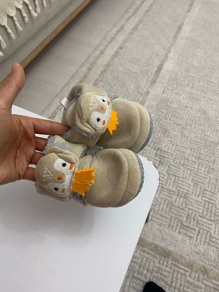 Kürklü Nakışlı Bej Erkek Çocuk Ev Terliği - Görsel 2