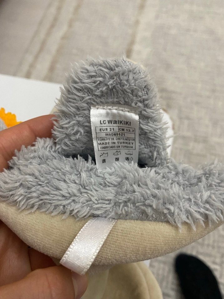 Kürklü Nakışlı Bej Erkek Çocuk Ev Terliği - Görsel 5