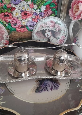 Antika işli tepsi Kapaklı İkili Fincan Seti