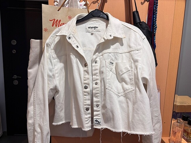 Lee wrangler beyaz crop kot ceket