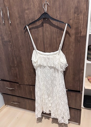 l Beden beyaz Renk Trendyolmilla Dantel Detaylı Beyaz Mini Elbise