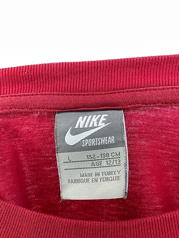 l Beden çeşitli Renk Nike T-shirt %70 İndirimli.