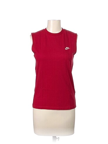 Nike T-shirt %70 İndirimli.