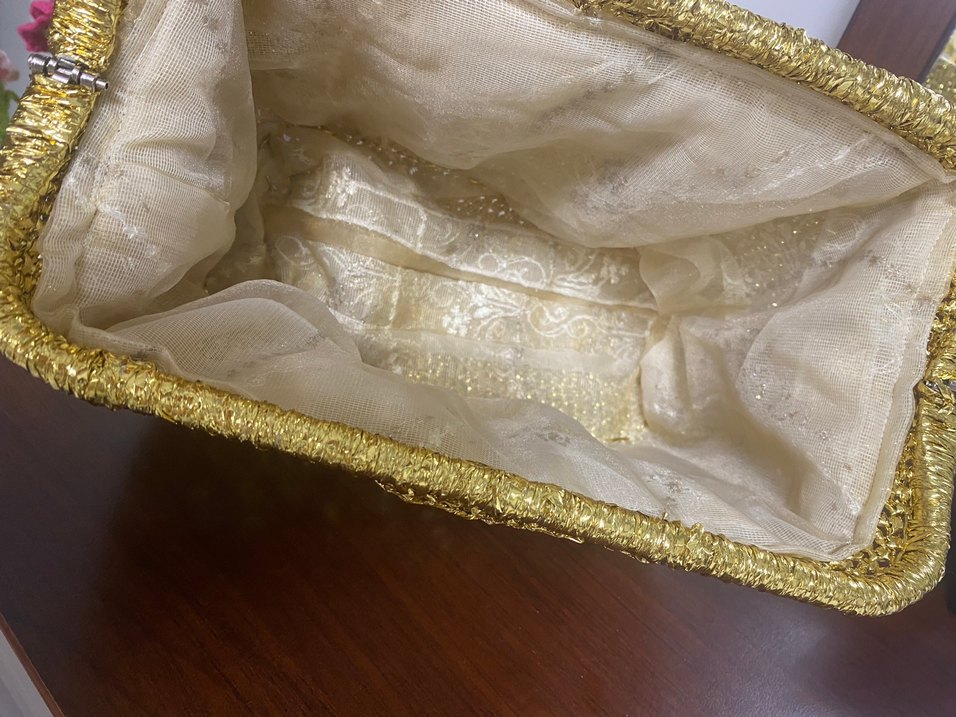 Altın Renkli Boncuk İşlemeli Örgü Kadın Portföy Çanta - Görsel 3