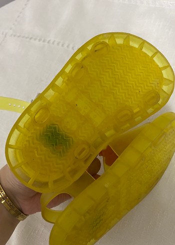 Sarı Baskılı Kız Çocuk Sandalet 26-27 numara - Görsel 4