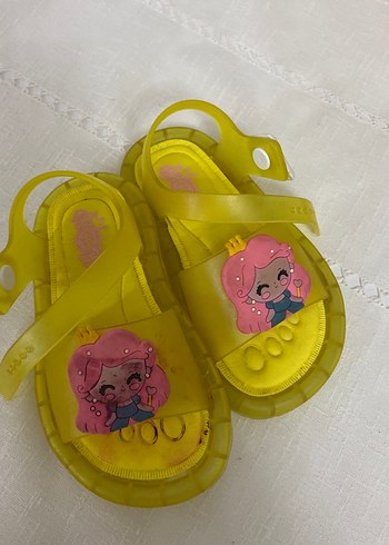 Sarı Baskılı Kız Çocuk Sandalet 26-27 numara - Görsel 2