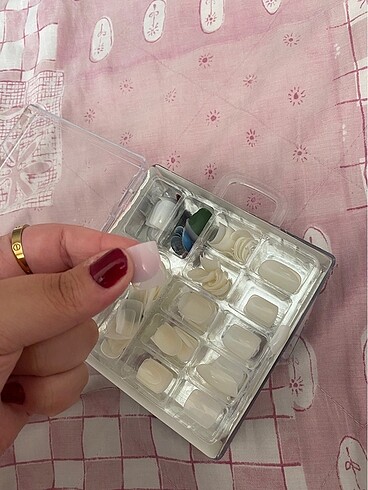  Beden Gratis Takma Tırnak