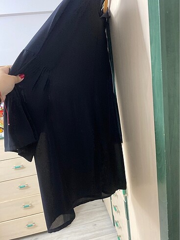 46 Beden Siyah elbise kolları volanlı