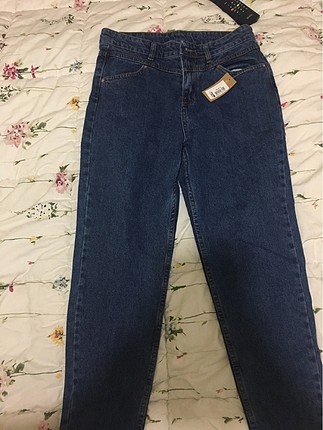 Zara model Contalı mom fit pantolon