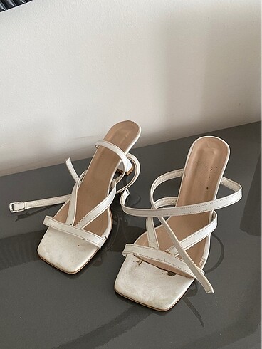 Zara Topuklu sandalet çok şık