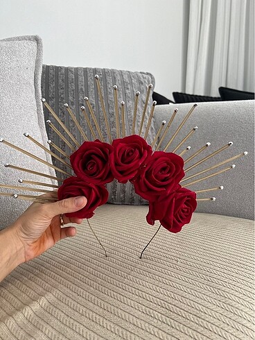 Güllü kına tacı