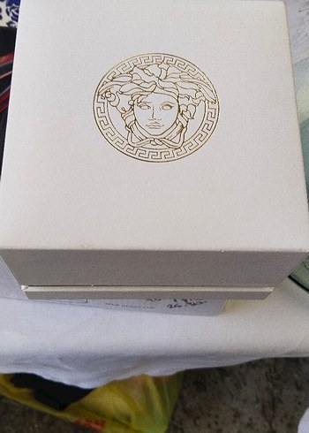 Versace Beyaz Medusa Desenli Sik Kutu