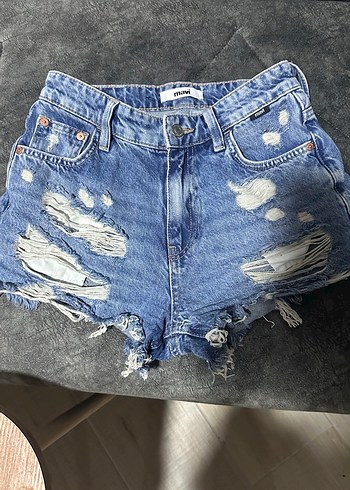 Düğmeli Gri Mavi Kadın Mini Denim Şort