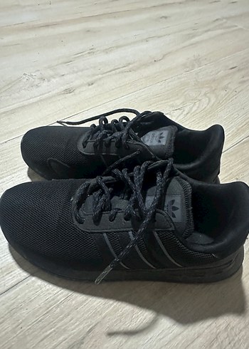 Siyah Spor Ayakkabı Bağcıkları - Görsel 3