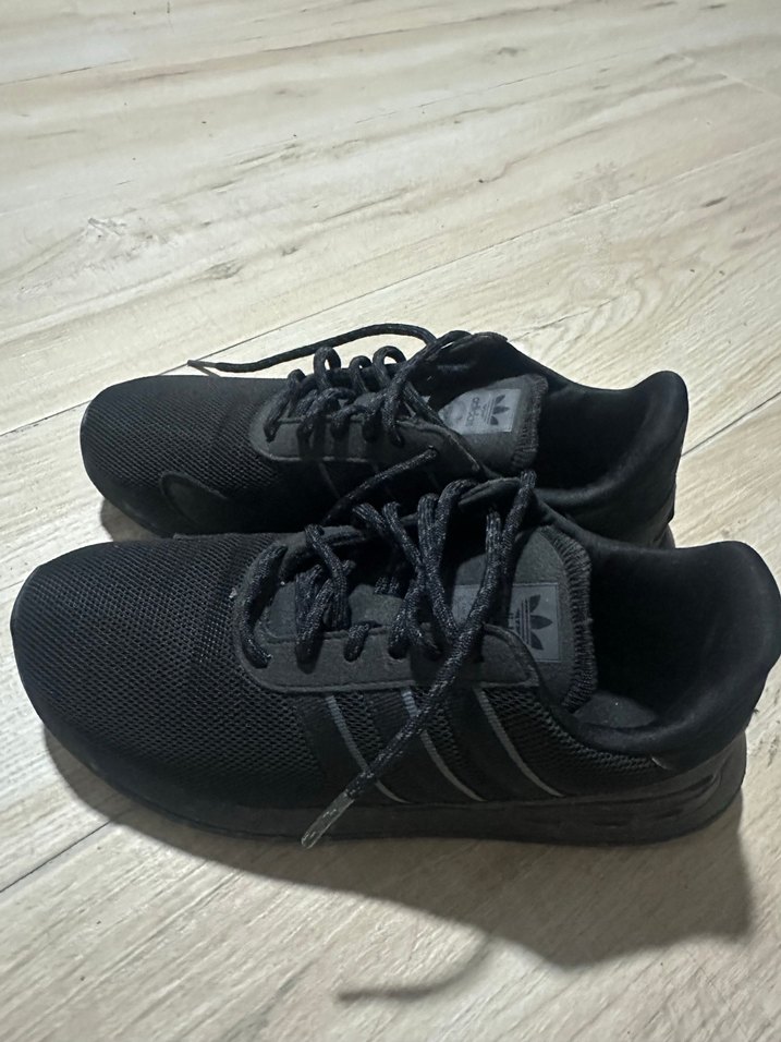 Siyah Spor Ayakkabı Bağcıkları - Görsel 3