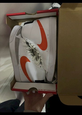 Beyaz Turuncu Nike blazer mid - Görsel 3