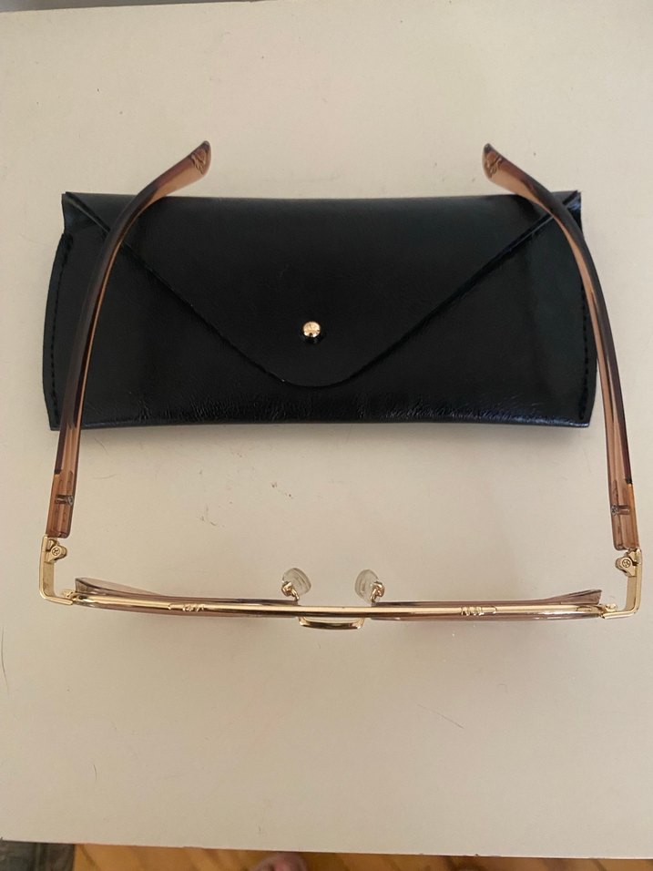 Klasik Bej Kadın Güneş Gözlüğü - Görsel 4