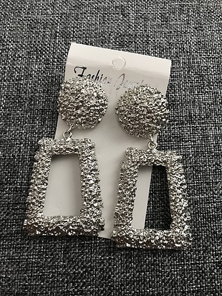 Zara model küpe 