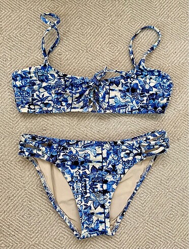 Ay-yıldız bikini