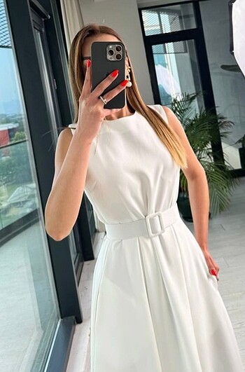 Beyaz şık elbise