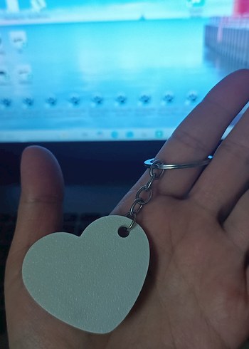 Diğer Camel Renk Püsküllü Kalp Anahtarlık