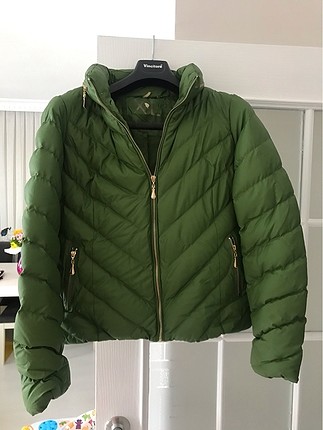 Yeşil renk mont