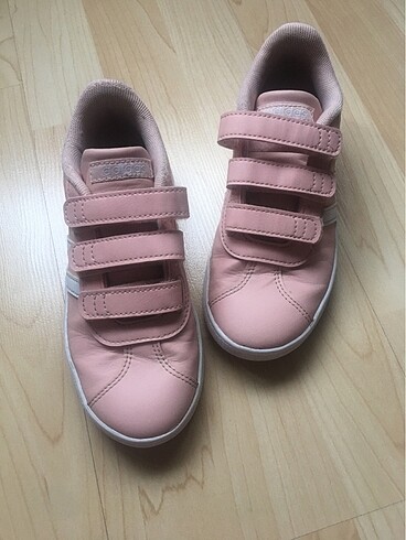 Adidas spor ayakkabı