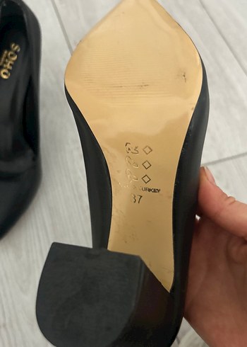 Siyah Parlak Stiletto Topuklu Kadın Ayakkabı - Görsel 4