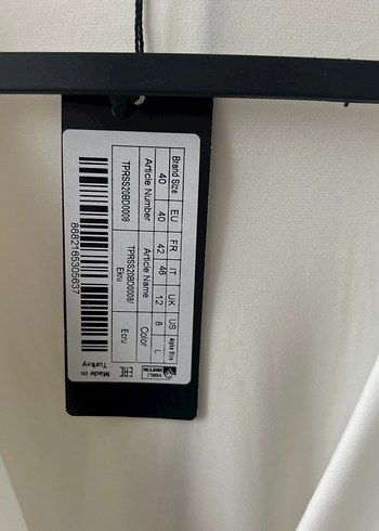 V Yaka Beyaz Drapeli Kadın Bluz - Görsel 5