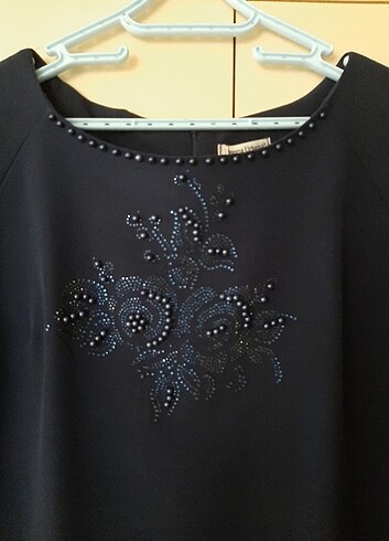 44 Beden lacivert Renk Donna Urbana marka yakası taşlı abiye elbise .