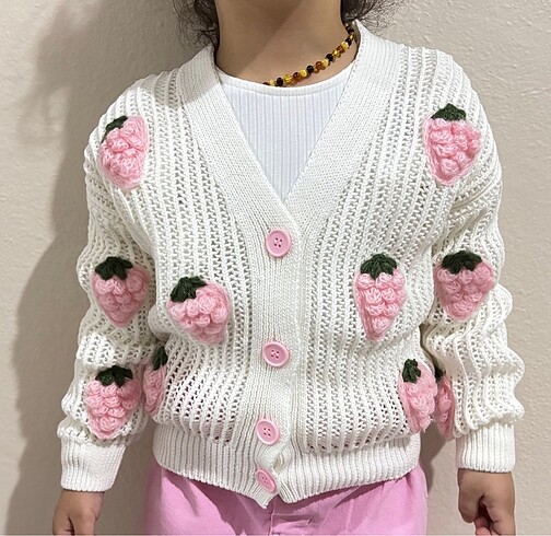 Çilek Model Hırka