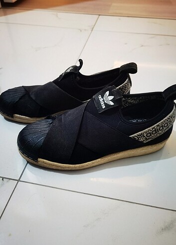 38 Beden siyah Renk Adidas 38 no spor ayakkabı