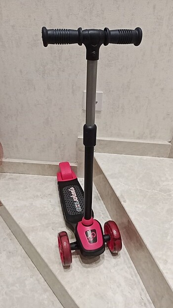 Işıklı scooter