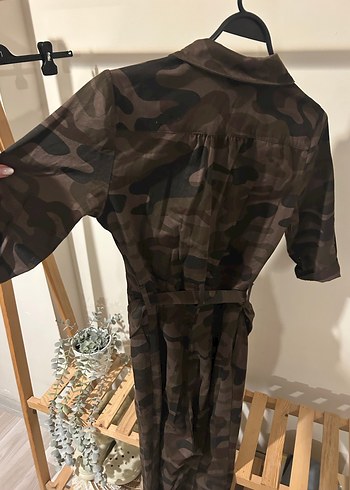 Kahverengi Kamuflaj Bel Detaylı Tulum - Görsel 4