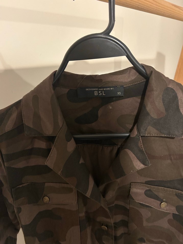 Kahverengi Kamuflaj Bel Detaylı Tulum - Görsel 2