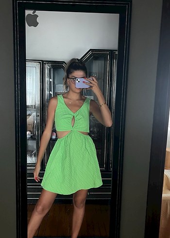 Quzu Yeşil V Yaka Mini Elbise