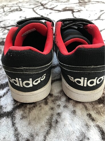 30 Beden Adidas erkek çocuk ayakkabı