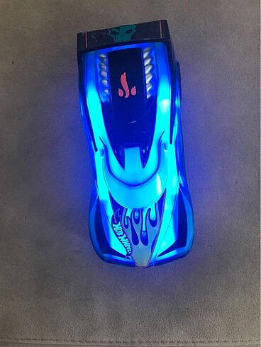 Hot Wheels Hatweels ışıklı araba