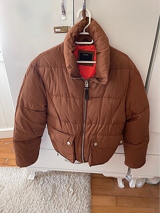 Bershka Şişme mont