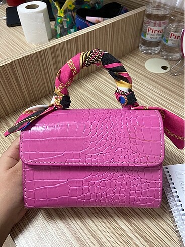 pembe kol çantası
