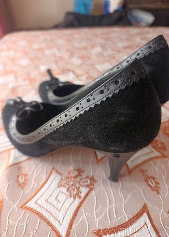 Siyah Püsküllü Kadın Topuklu Klasik Ayakkabı - Görsel 4