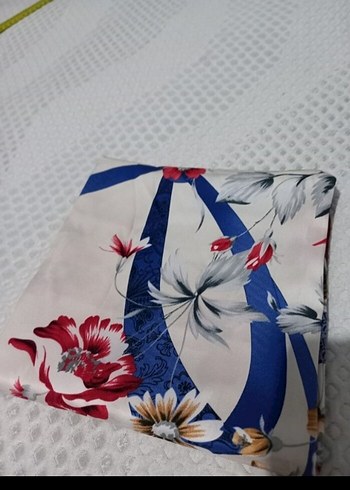 Beden çeşitli Renk Çiçek Desenli Çok Renkli İpek Eşarp