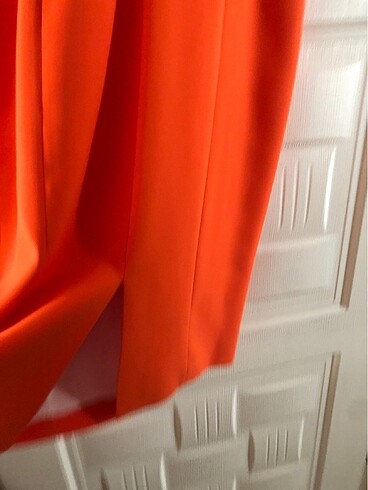 Kolsuz kullanılmamış orange elbise - Görsel 5