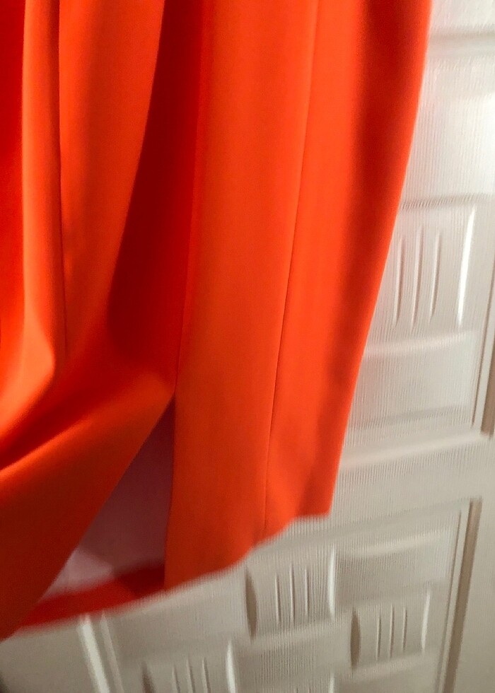 Kolsuz kullanılmamış orange elbise - Görsel 5