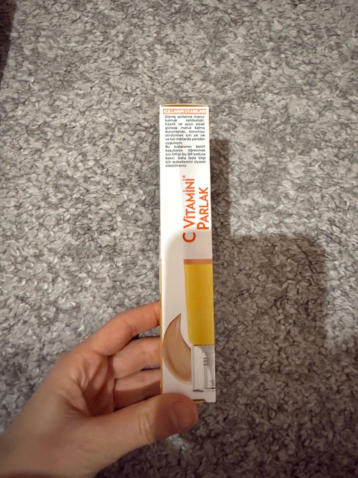 Garnier C Vitamini Parlak Yüz Kremi SPF 50+ - Görsel 2